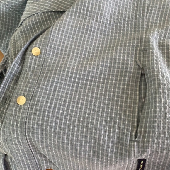 Blue, ExOfficio, light weight fabric, no iron and size M. - Picture 4 of 4